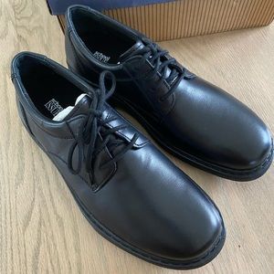 NEW!!! School Issue Sam black lace up dress shoes - mens/ boys size 9w